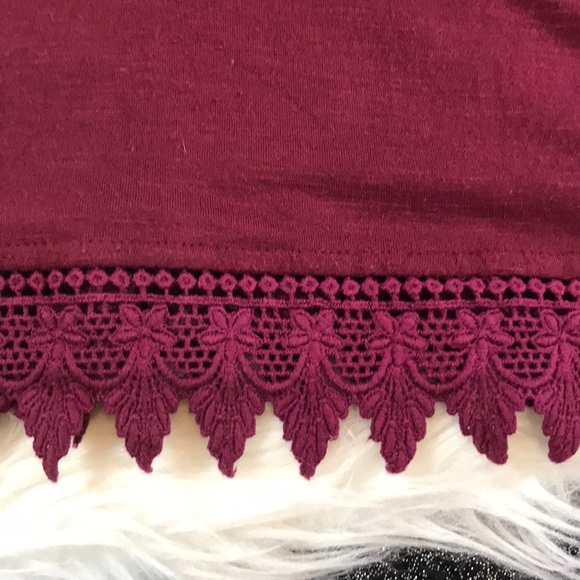 American Eagle Lace Trim Maroon Top - Picture 2 of 4